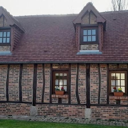 Le Petit Gite De La Varenne Saint-Hellier Экстерьер фото